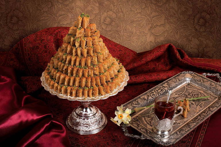 سوغات اردکان چیست؟ آشنایی با خوشمزهترین یادگارهای شهر بادگیرها